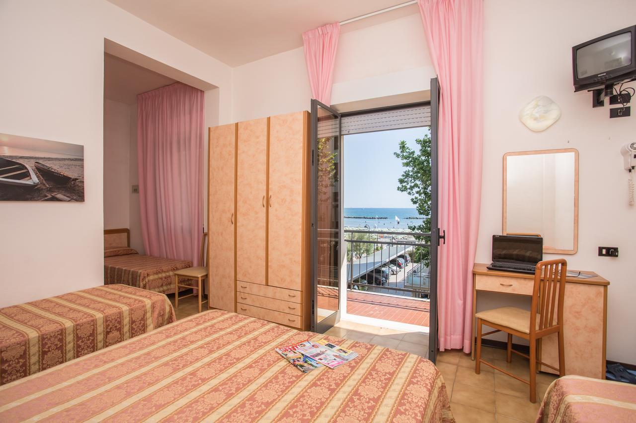 Hotel Pineta Bellaria-Igea Marina Zewnętrze zdjęcie